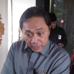 Menhut Punya Momongan dari Gajah Mira
