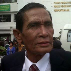 Tumpak Tak Percaya Nyanyian Nazaruddin Soal Pimpinan KPK