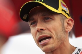 Masih Belum Oke di Ducati, Rossi Dinilai Sabar Sekali