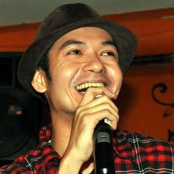 Nyanyi untuk Sinetron Ramadan, Dude Herlino Grogi