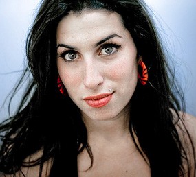 Sebelum Meninggal, Amy Winehouse Dikabarkan Borong Narkoba