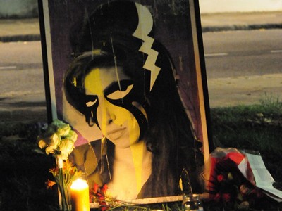 Amy Winehouse Meninggal Dunia
