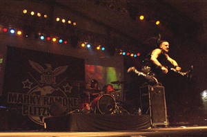 Marky Ramones Blitzkrieg  Memuaskan Penggemar The Ramones di Rockvolution