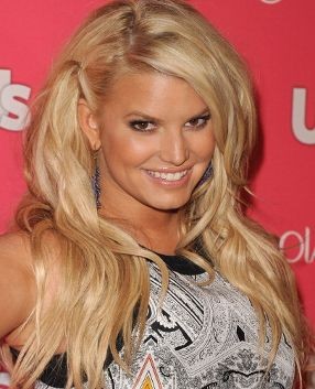 Jessica Simpson Belum Siapkan Gaun Pernikahan