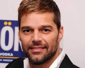 Ricky Martin Jadi Brand Ambassador Lipstik MAC