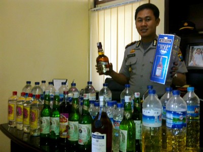 Ratusan Botol Miras Disita