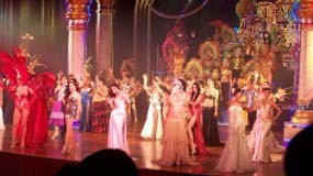 Waria Show, Kabaret tentang Cerita Klasik hingga James Bond