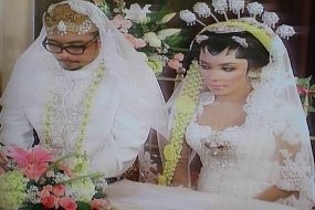 Enno Lerian Dinikahi dengan Mas Kawin 17 Gram Emas