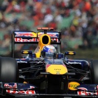 Vettel Rebut Pole Usai Kalahkan Hamilton