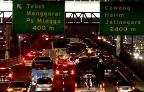 H-1 Ramadan, Lalin Sekitar Mal di Jakarta Macet