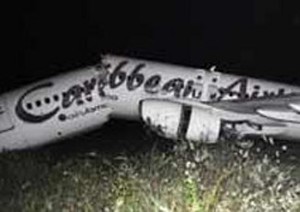 Pesawat Karibia Boeing 727-800 Terjatuh di Bandara Guyana