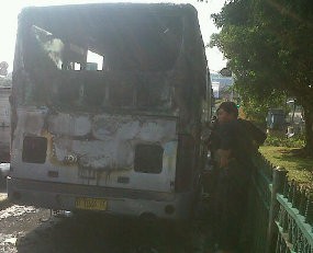 Bus TransJ Terbakar di Grogol diduga Karena Mesin Korslet 