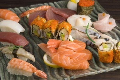 Snow Crab Plus Volcano Roll Unik a la Sushi Mori