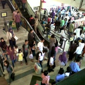 Setiap Hari 400 Turis Malaysia Berbelanja di Pasar Baru