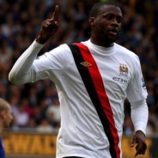 Yaya Toure Bidik Hat-trick