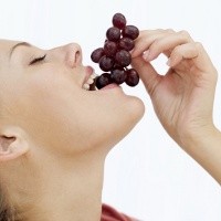 Kulit Rusak Kena Sinar Matahari Bisa Berkurang dengan Anggur