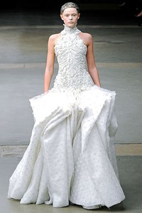 Alexander McQueen, Fall/Winter 2011. Paris Fashion Week 2011. [dok. Alexander McQueen]