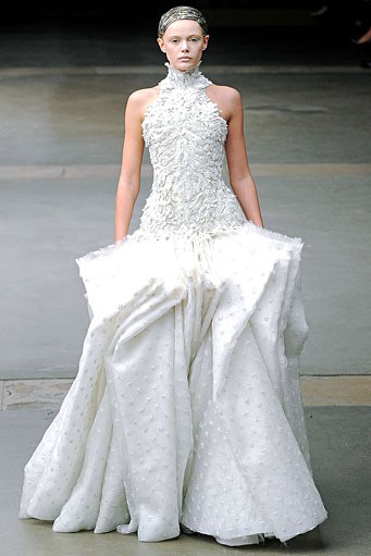 Alexander McQueen, Fall/Winter 2011. Paris Fashion Week 2011. [dok. Alexander McQueen]