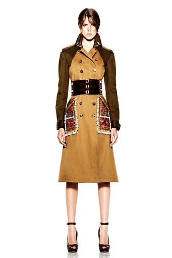 Alexander McQueen, Resort 2012. Paris Fashion Week 2012. [dok. Alexander McQueen]