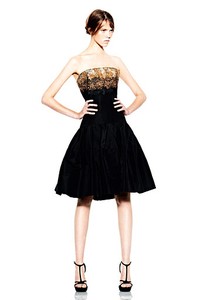 Alexander McQueen, Resort 2012. Paris Fashion Week 2012. [dok. Alexander McQueen]