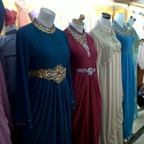 Gamis Syahrini Laris Manis di Pasar Baru