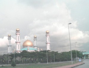 Ayo Merayakan HUT Sultan Bolkiah di Bandar Seri Begawan