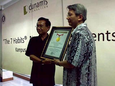 Orientasi Mahasiswa Baru ITB Masuk MURI