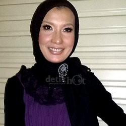 Bulan Puasa, Arzetti Bilbina Sibuk dengan Khadijah & Khalifah