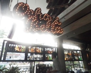 Nuansa Tropis di Ocha & Bella Restaurant