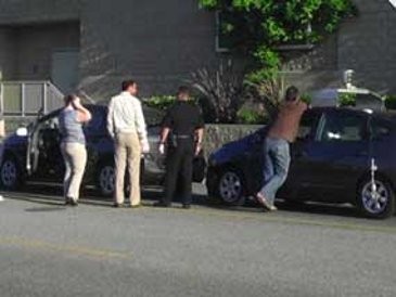 Mobil Tabrakan, Google Salahkan Pengemudi 