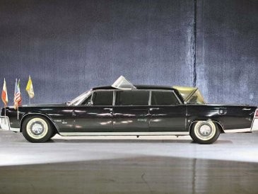 Mobil Bekas Paus Paulus VI, Neil Amstrong dan Buzz Aldrin Dilelang