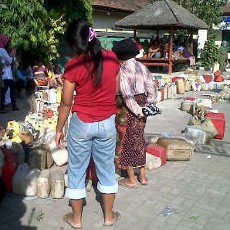 Elpiji 3 Kg Langka, Pertamina Guyur Lombok dengan Minyak Tanah