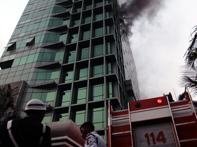 Gedung Adira di Menteng Terbakar