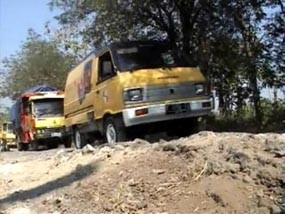 Jalur Alternatif di Lamongan Rusak Parah