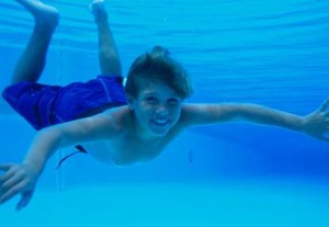Seberapa Cepat Air Klorin di Kolam Renang Masuk ke Tubuh?