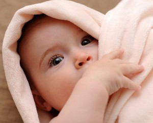 Ini Dia Efek Warna Selimut Terhadap Kesehatan Bayi