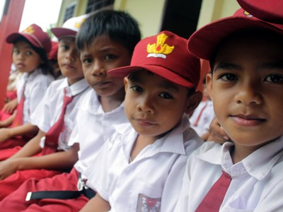 Wajah-wajah Ceria Murid SD Halmahera