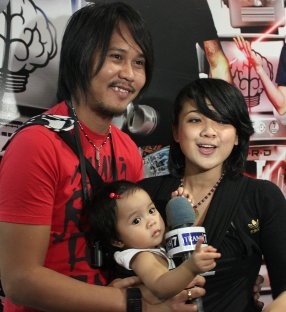 Nirina Zubir & Ernest: Cukup 2 Anak