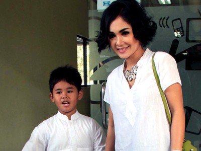 Yuni Shara Kompak Bareng Anak
