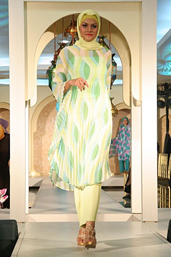 Defrico Audy Festive & Celebration. Wajah Mode in Ramadhan 2012 at Plaza Blok M. Jakarta. [Photo by Mohammad Abduh/Wolipop]