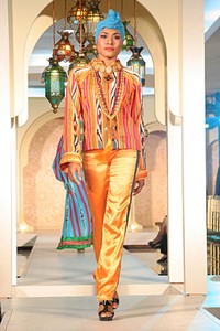 Merry Pramono Festive & Celebration. Wajah Mode in Ramadhan 2012. Plaza Blok M. Jakarta. [Foto: Mohammad Abduh/Wolipop]