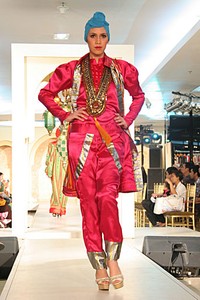Merry Pramono Festive & Celebration. Wajah Mode in Ramadhan 2012. Plaza Blok M. Jakarta. [Foto: Mohammad Abduh/Wolipop]