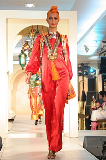 Merry Pramono Festive & Celebration. Wajah Mode in Ramadhan 2012. Plaza Blok M. Jakarta. [Foto: Mohammad Abduh/Wolipop]