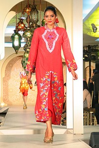 Ian Adrian Festive & Celebration. Wajah Mode in Ramadhan 2012 at Plaza Blok M. Jakarta. [Foto: Mohammad Abduh/Wolipop]