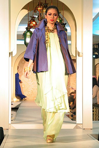 Ian Adrian Festive & Celebration. Wajah Mode in Ramadhan 2012 at Plaza Blok M. Jakarta. [Foto: Mohammad Abduh/Wolipop]