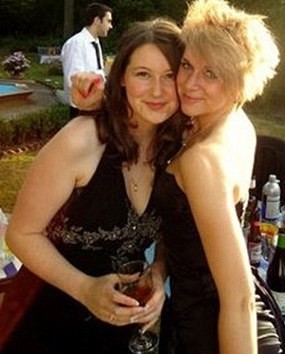 Ikut Menjarah, Mahasiswi Kaya Terancam Dikeluarkan dari Universitas