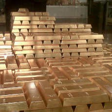 Wow! 200-an Orang Rela Antre Beli Emas Murni di Aneka Tambang