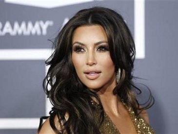 Menikah Kim Kardashian Poles Mobil Mewah Serba Putih