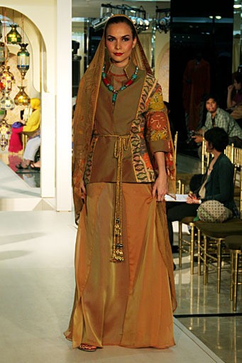 Agnes Budhisurya Festive & Celebration. Wajah Mode in Ramadan 2012. Plaza Blok M. Jakarta. [Foto: Mohammad Abduh/Wolipop]