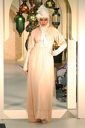 Nunik Mawardi Festive & Celebration. Wajah Mode in Ramadan 2012 at Plaza Blok M. Jakarta. [Photo by Mohammad Abduh/Wolipop]